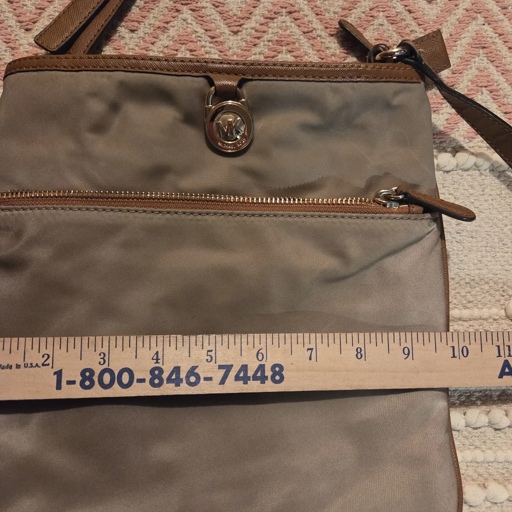Michael Kors Purse In Tan
